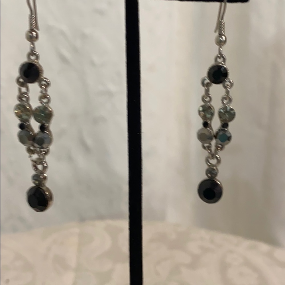 Elegant dangling earrings